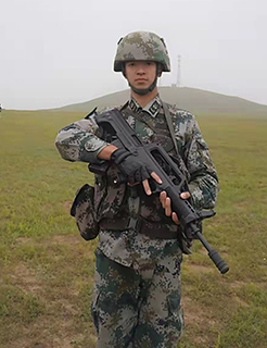 雷家樂(lè) 教官 代號(hào)：狼鷹